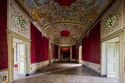 Saloni affrescati, chiesette e reliquie di santi: � lo stupefacente Palazzo Marchesale di Adelfia